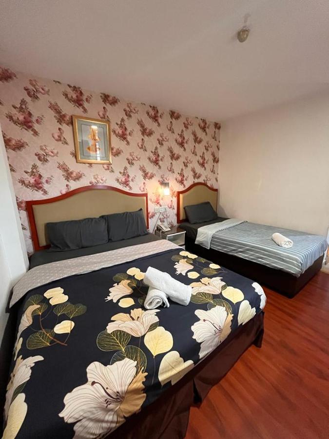 Mr Hotel Nusa Bestari Skudai Exteriör bild