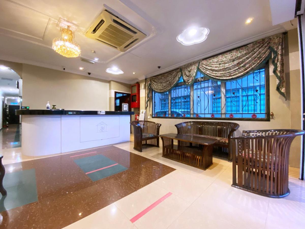 Mr Hotel Nusa Bestari Skudai Exteriör bild