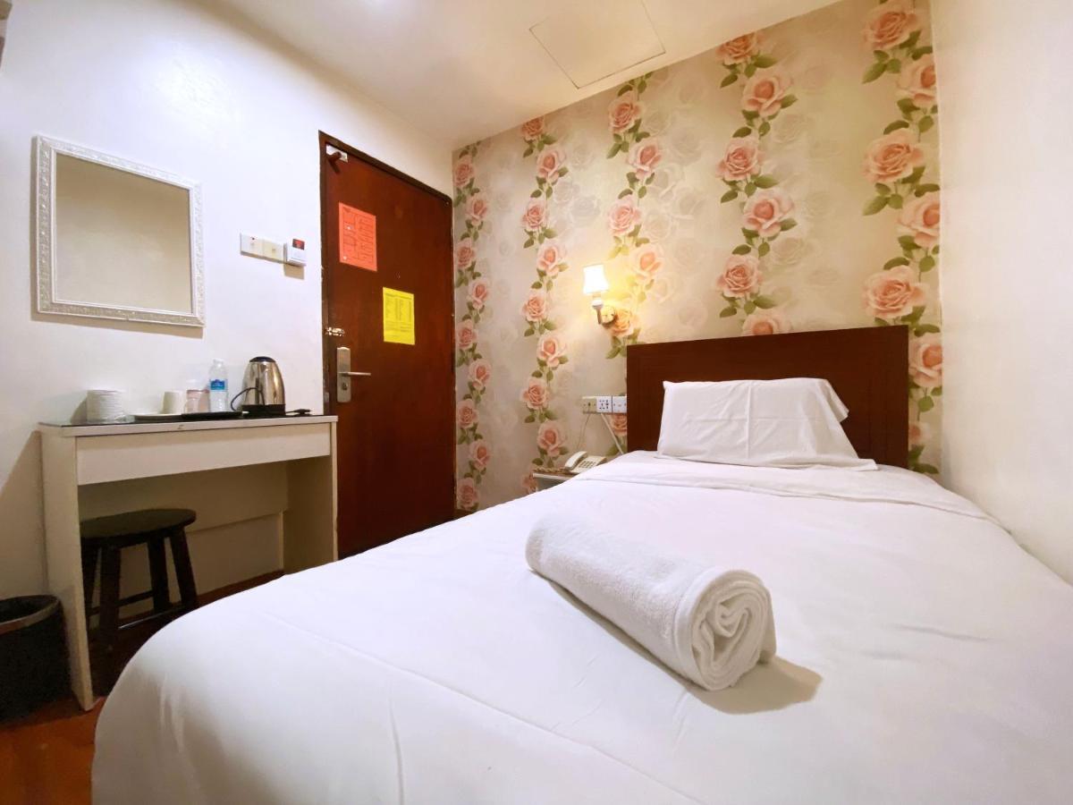 Mr Hotel Nusa Bestari Skudai Exteriör bild