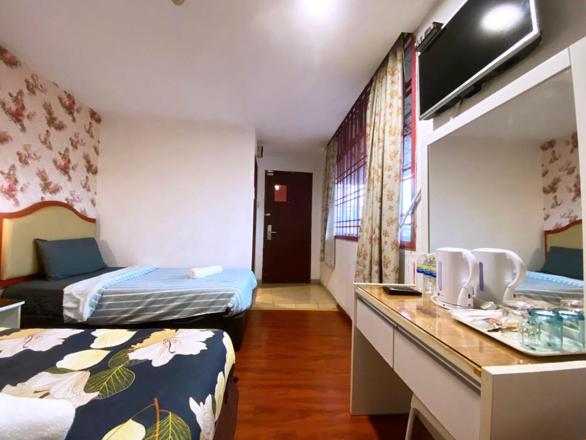 Mr Hotel Nusa Bestari Skudai Exteriör bild