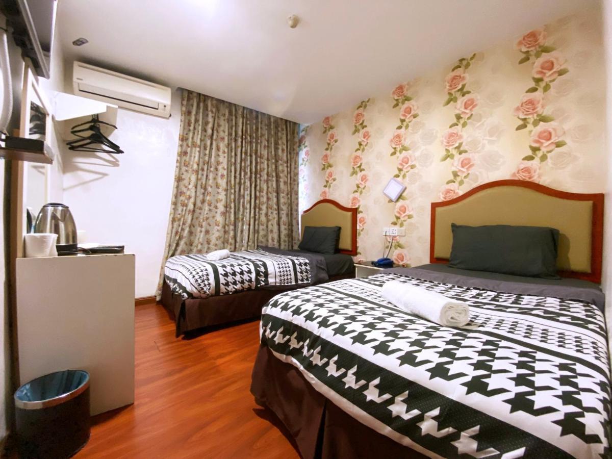 Mr Hotel Nusa Bestari Skudai Exteriör bild