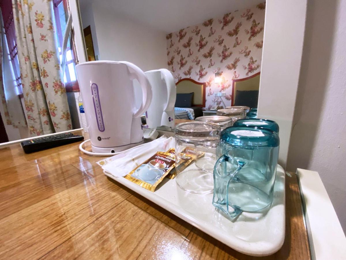 Mr Hotel Nusa Bestari Skudai Exteriör bild